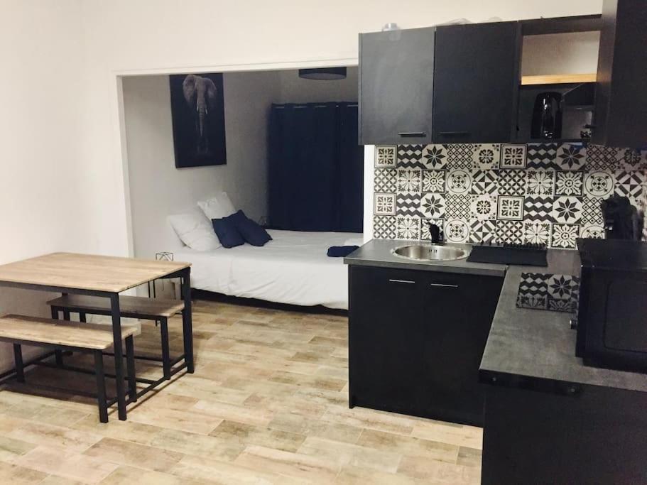 L'Eden - Joli Studio En Centre Ville Nîmes Kültér fotó